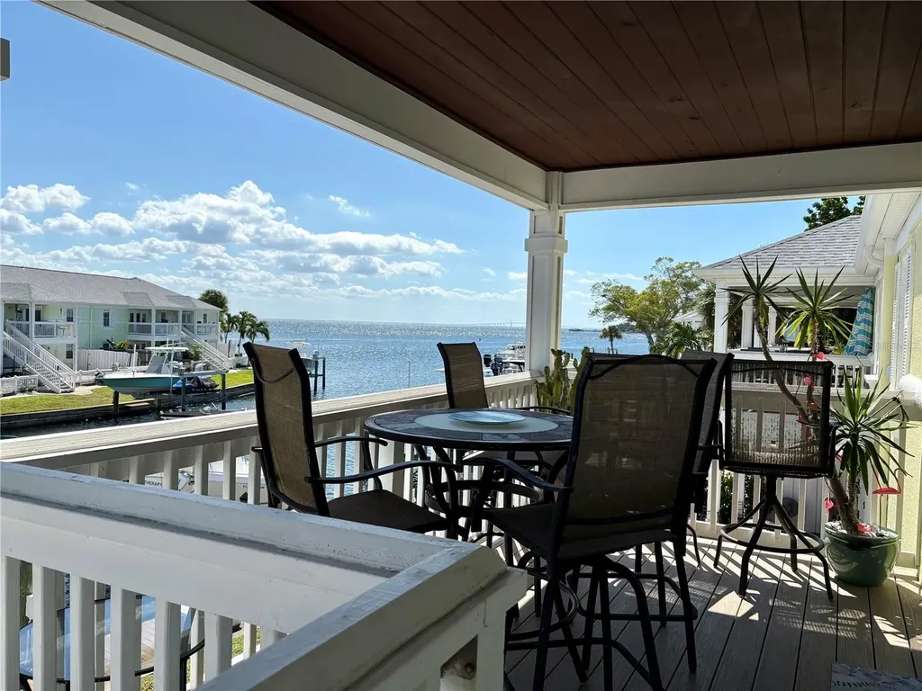 5184 Beach Drive SE St Petersburg FL 33705
