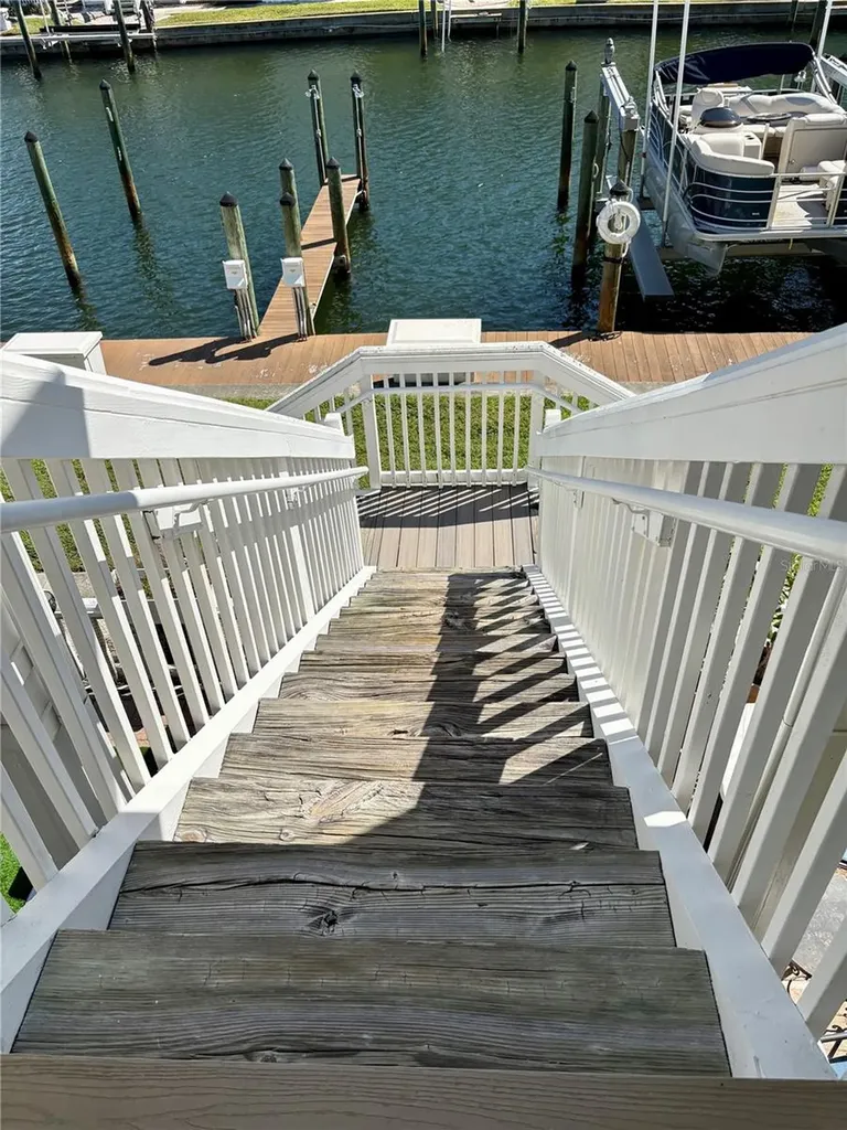 5184 Beach Drive SE St Petersburg FL 33705
