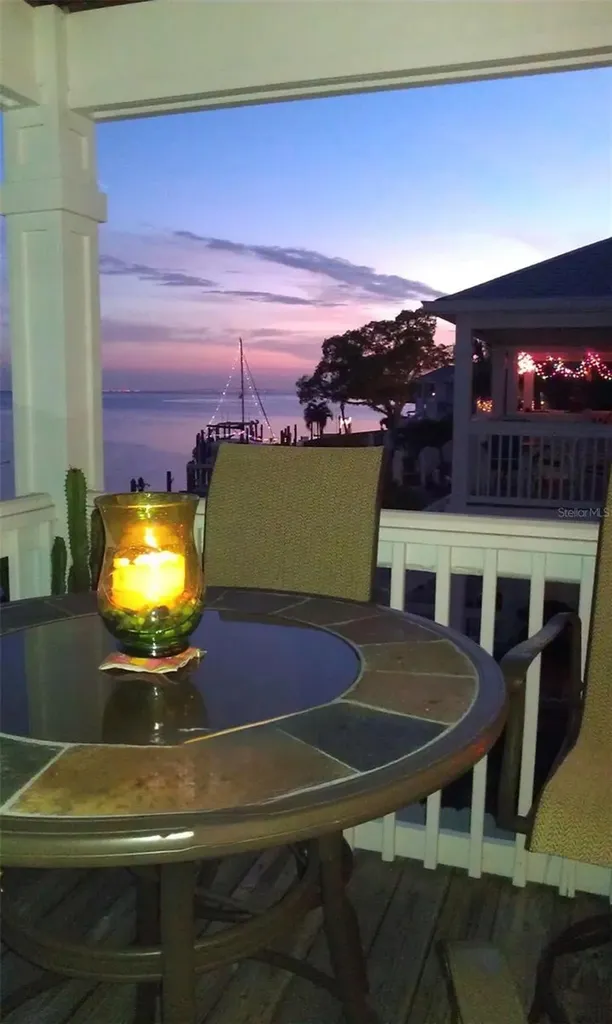 5184 Beach Drive SE St Petersburg FL 33705