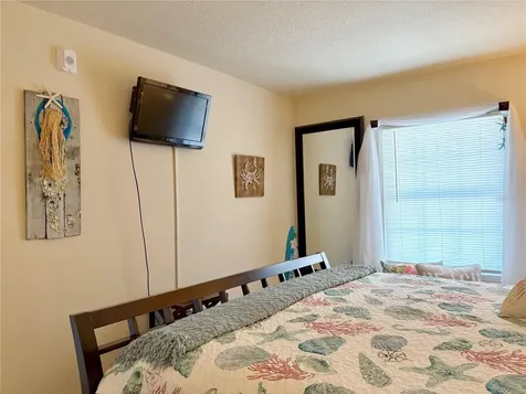 5184 Beach Drive SE St Petersburg FL 33705