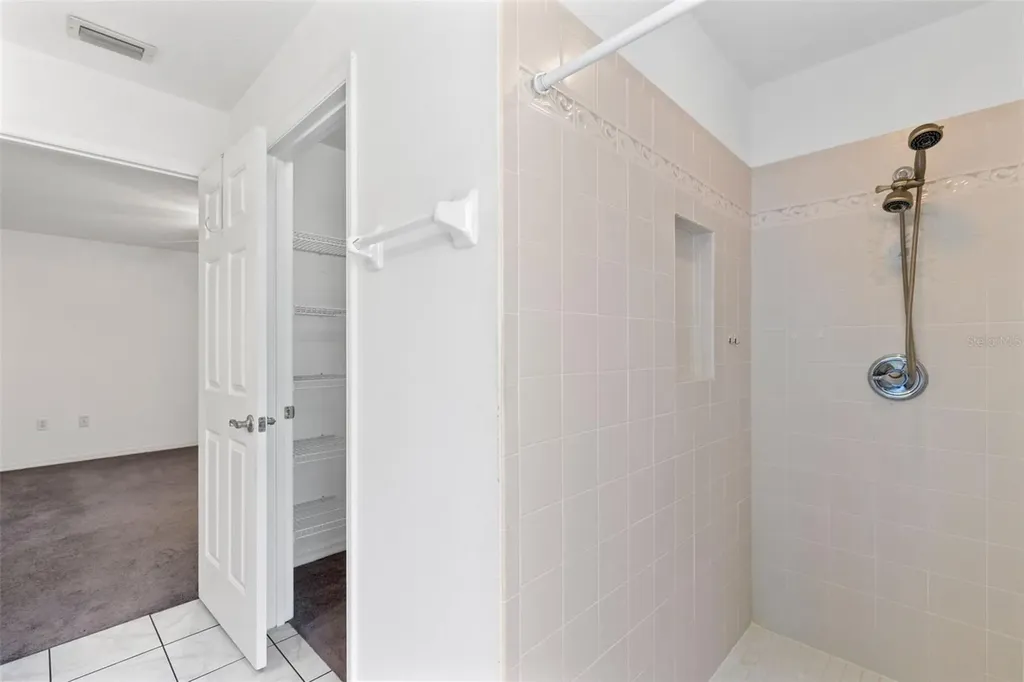 4450 Treasure Cay Road Tavares FL 32778