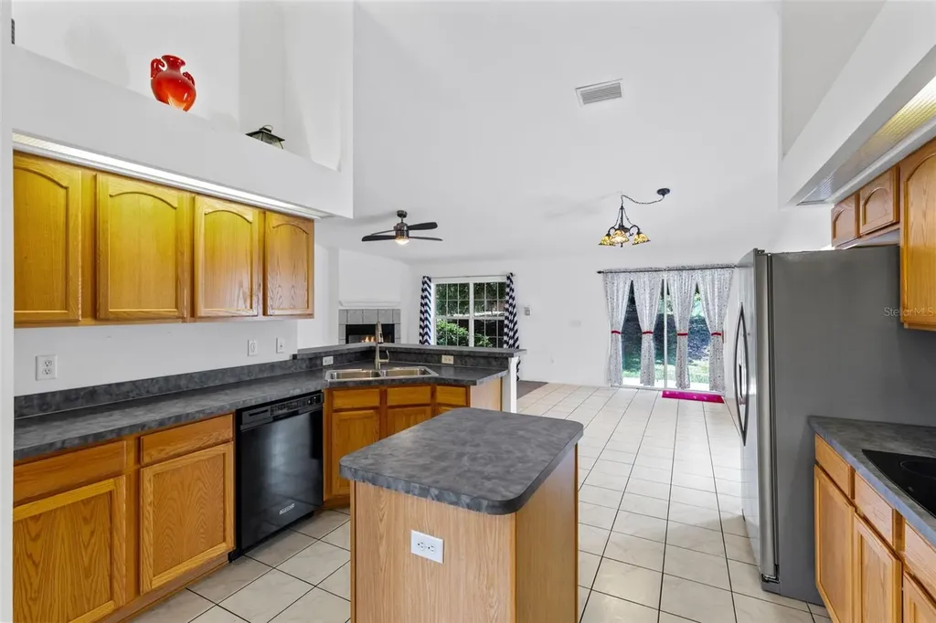 4450 Treasure Cay Road Tavares FL 32778