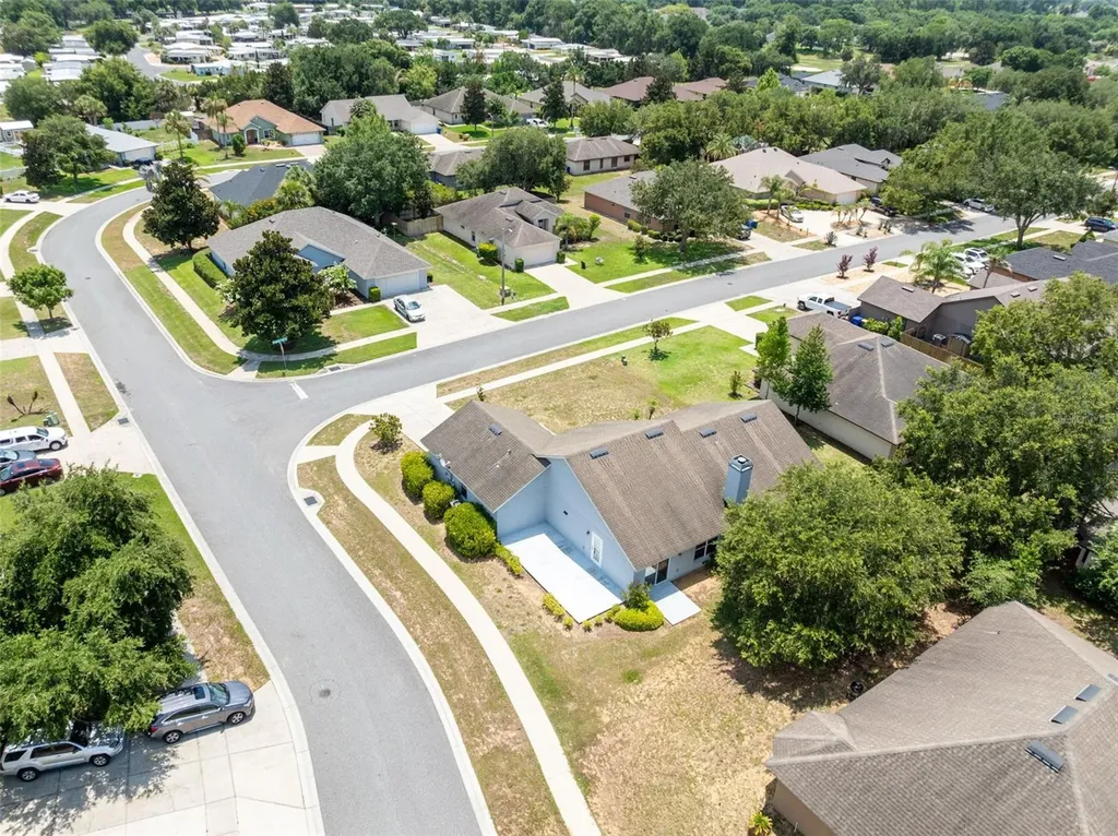 4450 Treasure Cay Road Tavares FL 32778