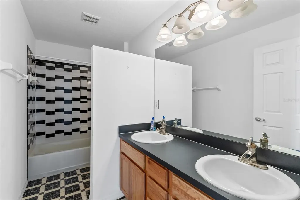 4450 Treasure Cay Road Tavares FL 32778