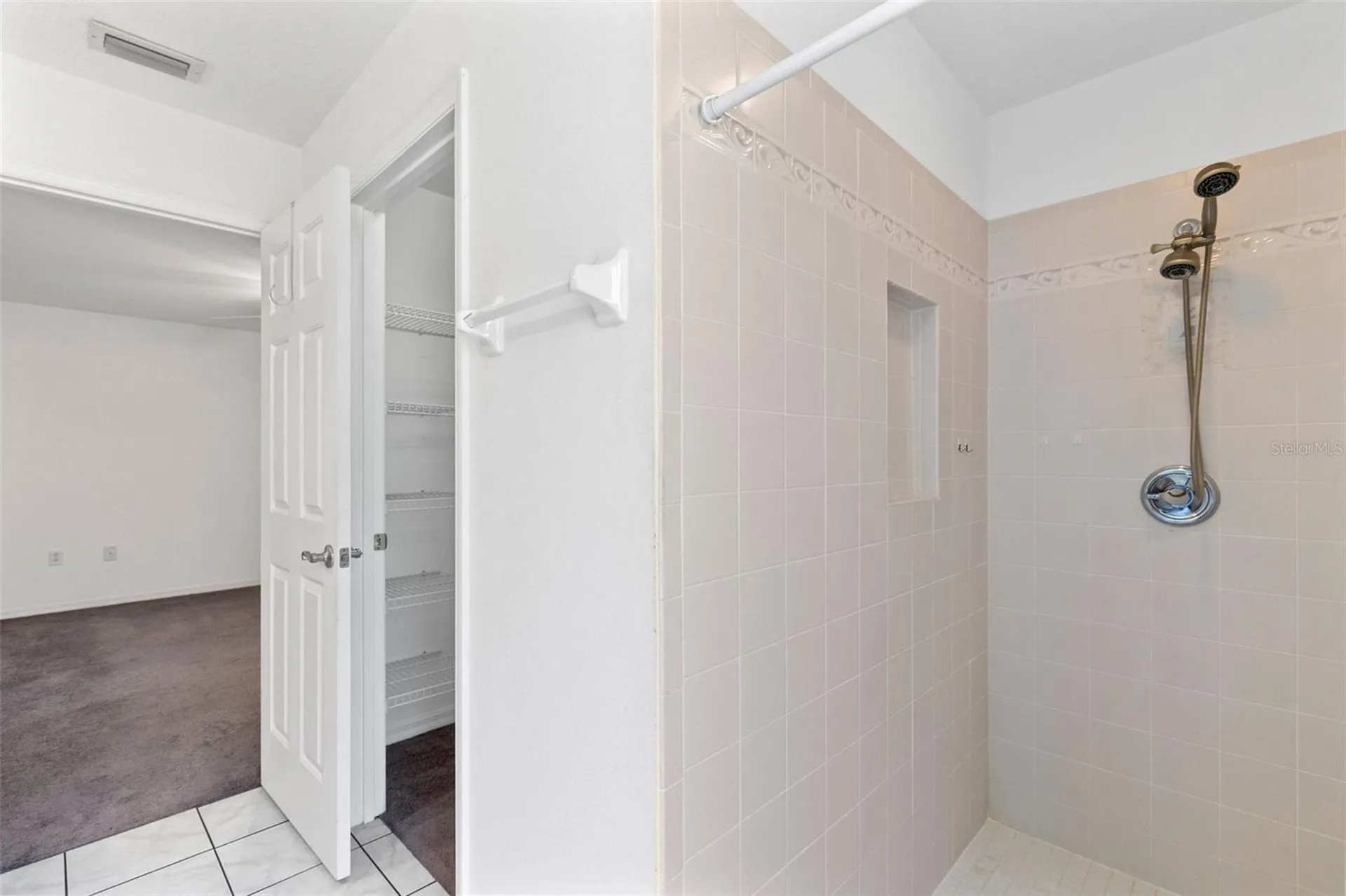 4450 Treasure Cay Road Tavares FL 32778