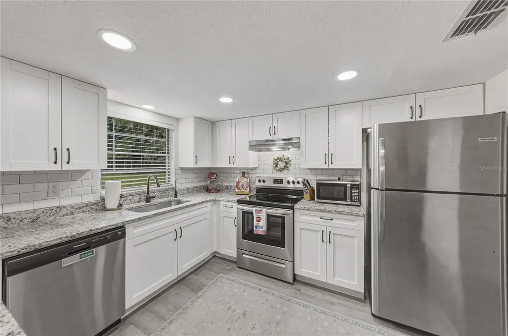37320 Moore Drive Dade City FL 33525