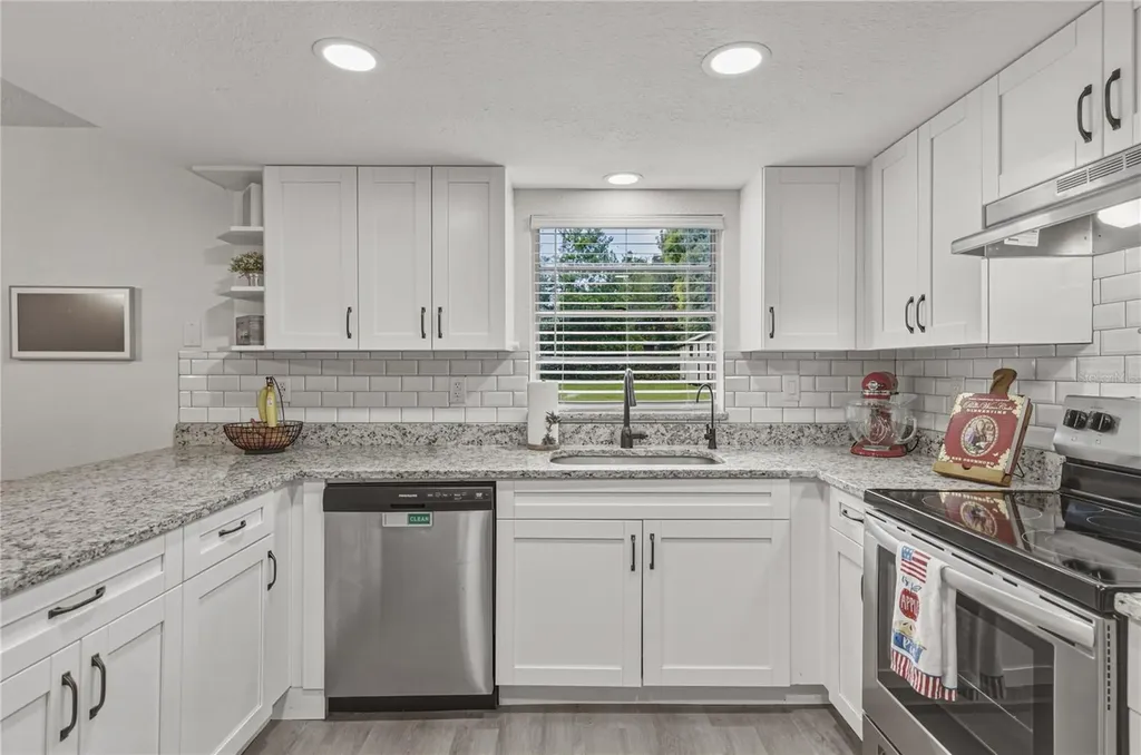 37320 Moore Drive Dade City FL 33525