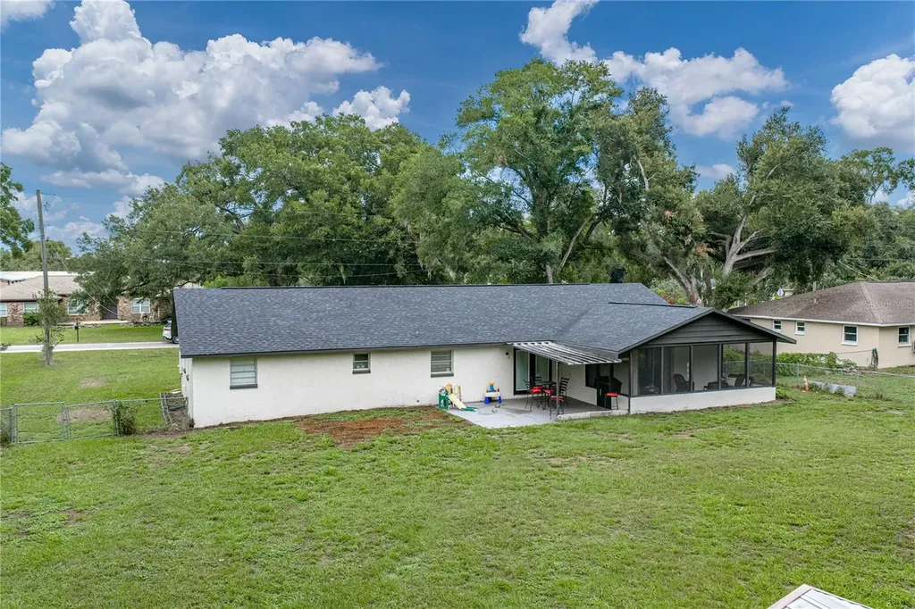 37320 Moore Drive Dade City FL 33525