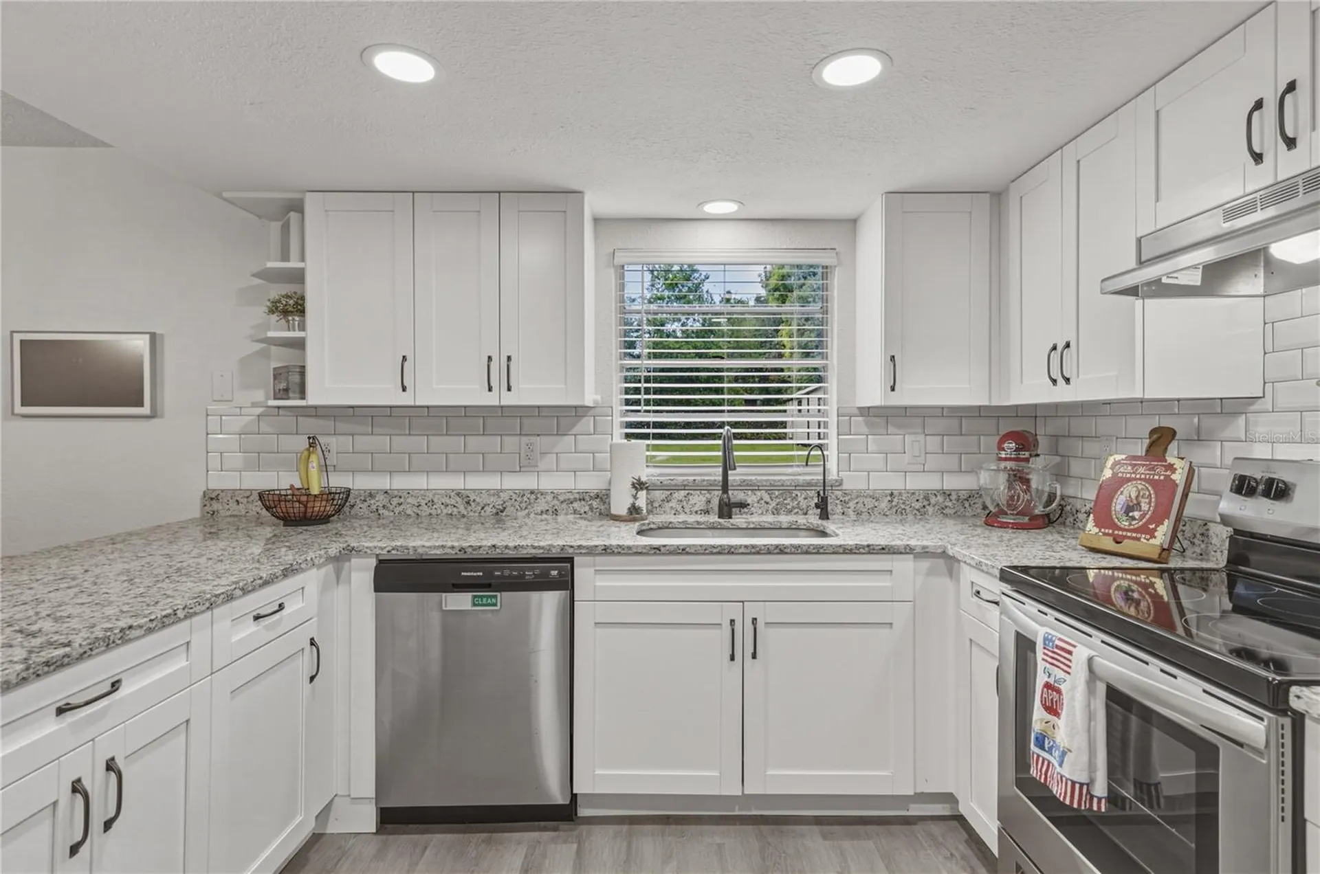 37320 Moore Drive Dade City FL 33525