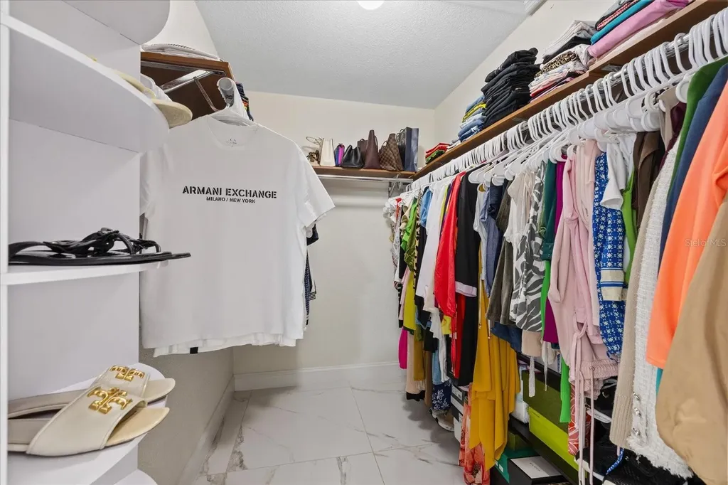 6909 N Lois Avenue Tampa FL 33614