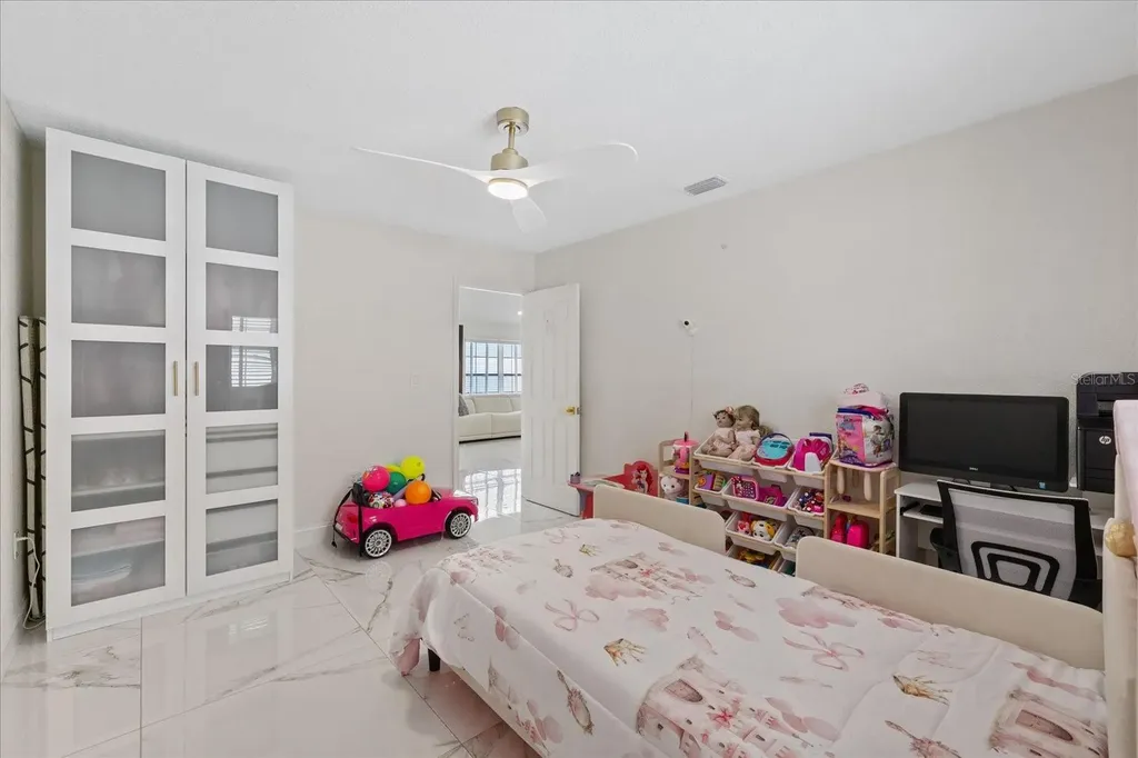 6909 N Lois Avenue Tampa FL 33614