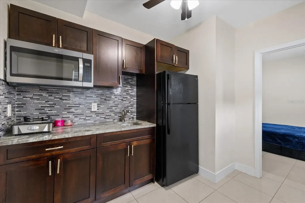 6909 N Lois Avenue Tampa FL 33614
