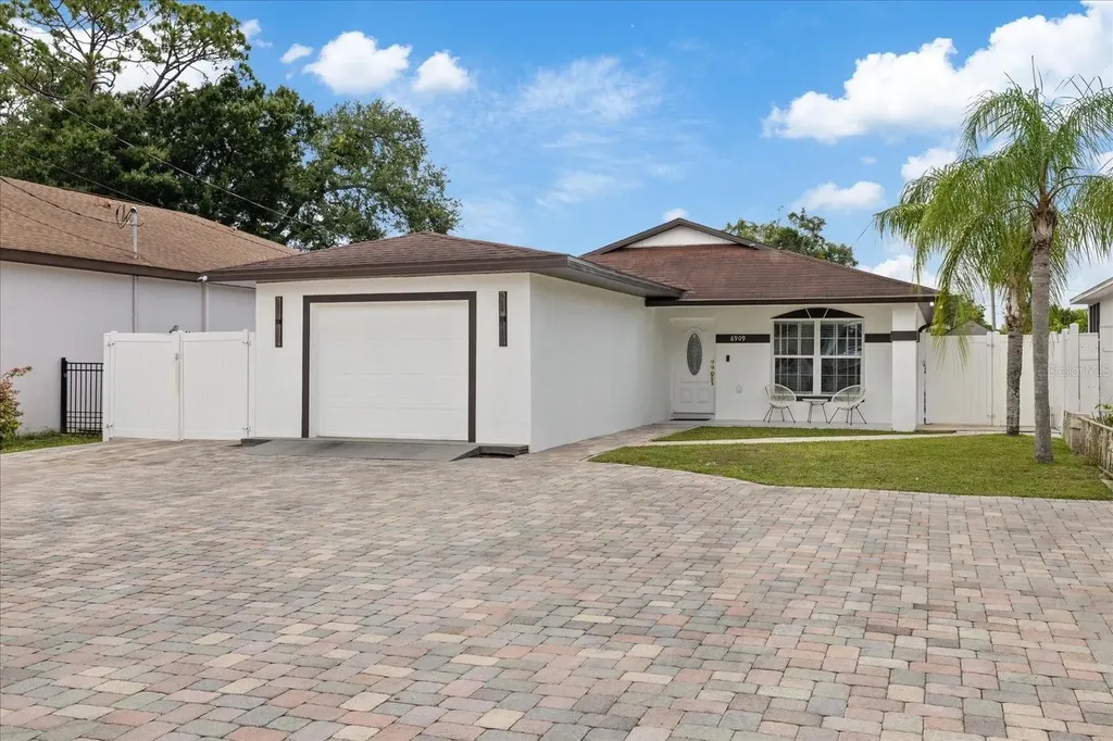 6909 N Lois Avenue Tampa FL 33614