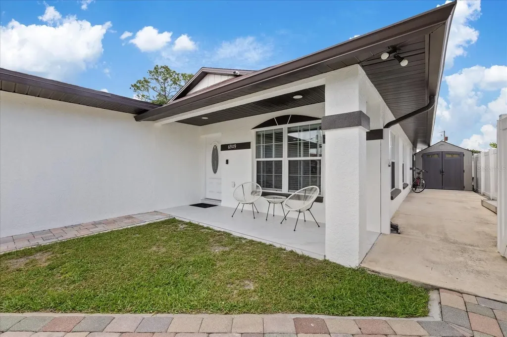 6909 N Lois Avenue Tampa FL 33614