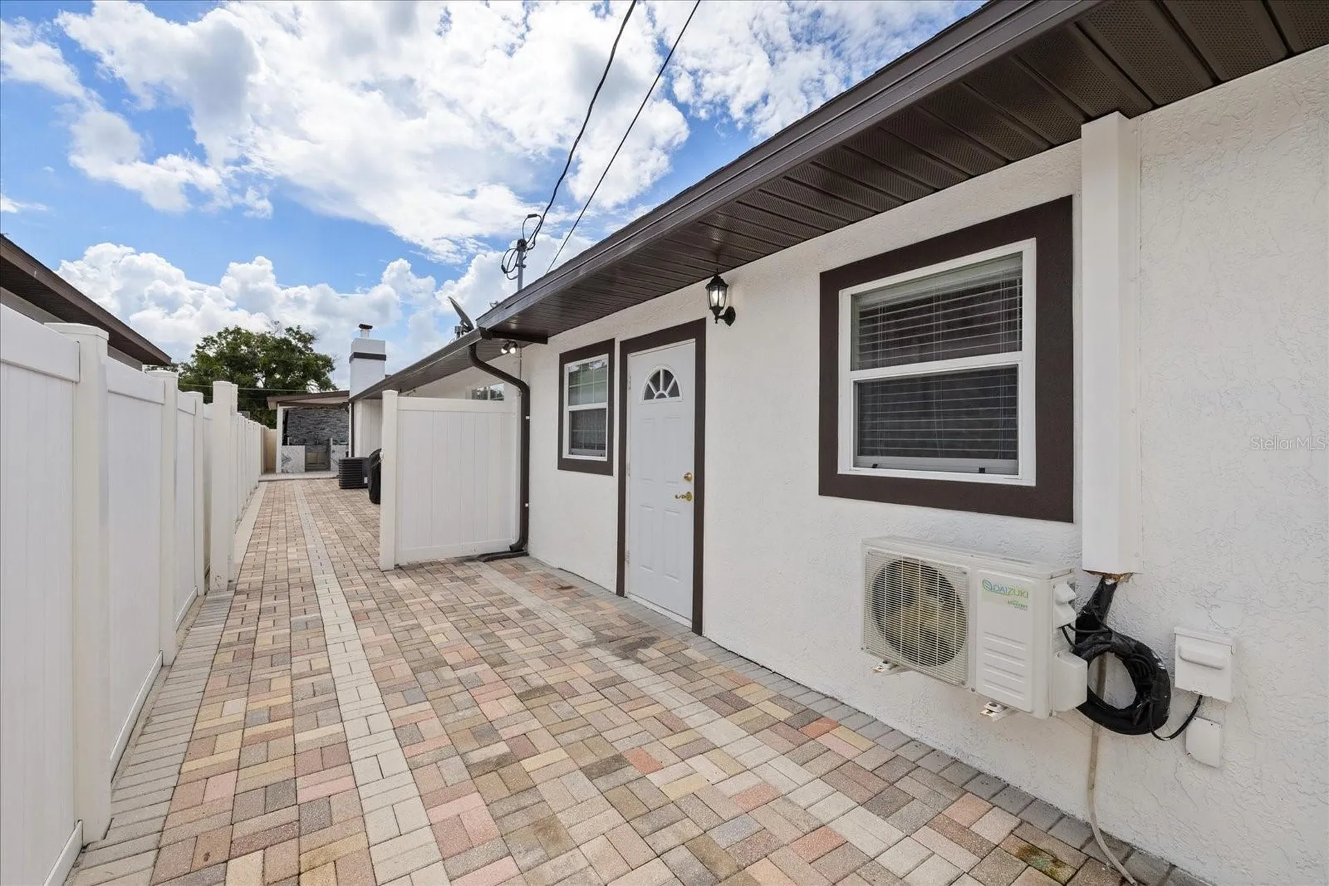 6909 N Lois Avenue Tampa FL 33614