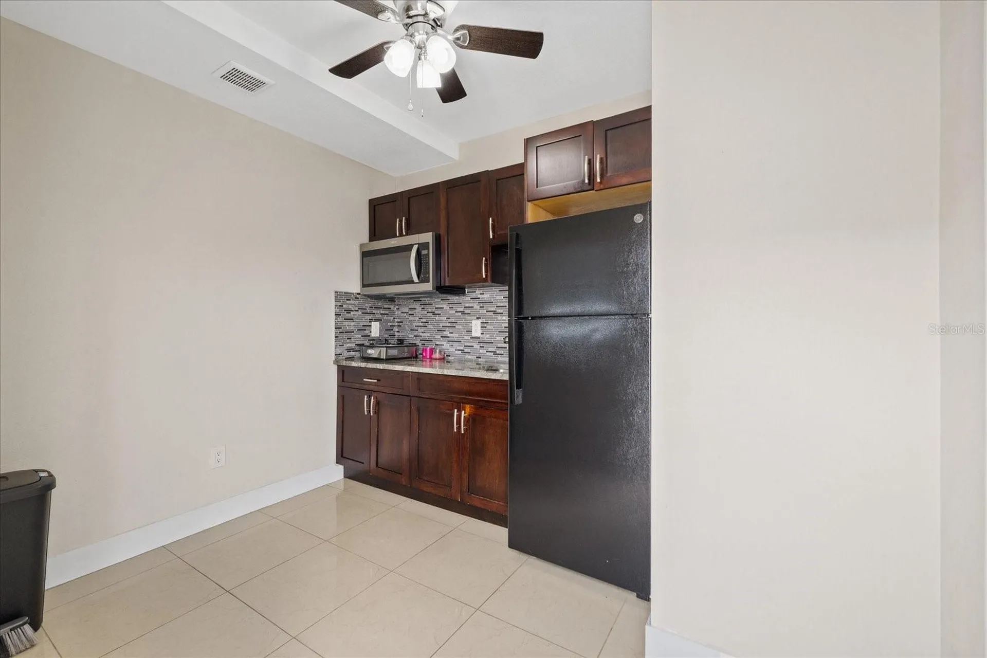 6909 N Lois Avenue Tampa FL 33614