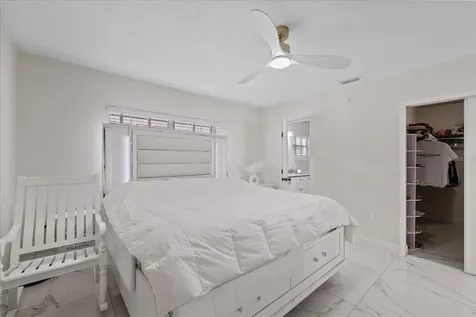 6909 N Lois Avenue Tampa FL 33614