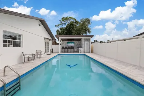 6909 N Lois Avenue Tampa FL 33614