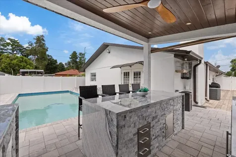 6909 N Lois Avenue Tampa FL 33614