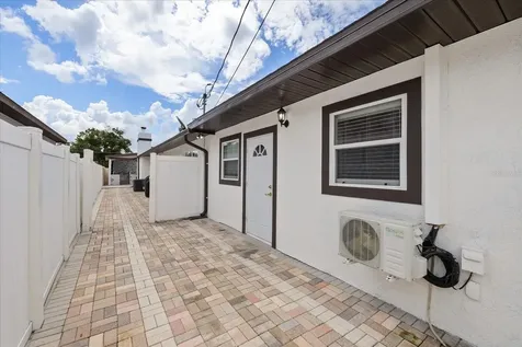 6909 N Lois Avenue Tampa FL 33614