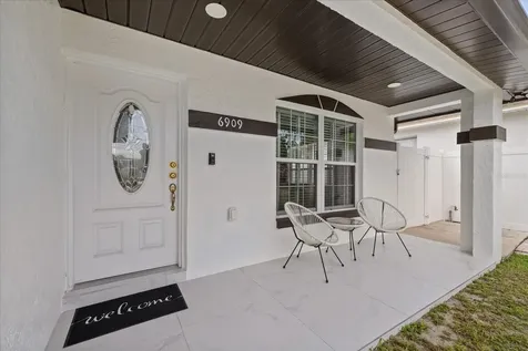 6909 N Lois Avenue Tampa FL 33614