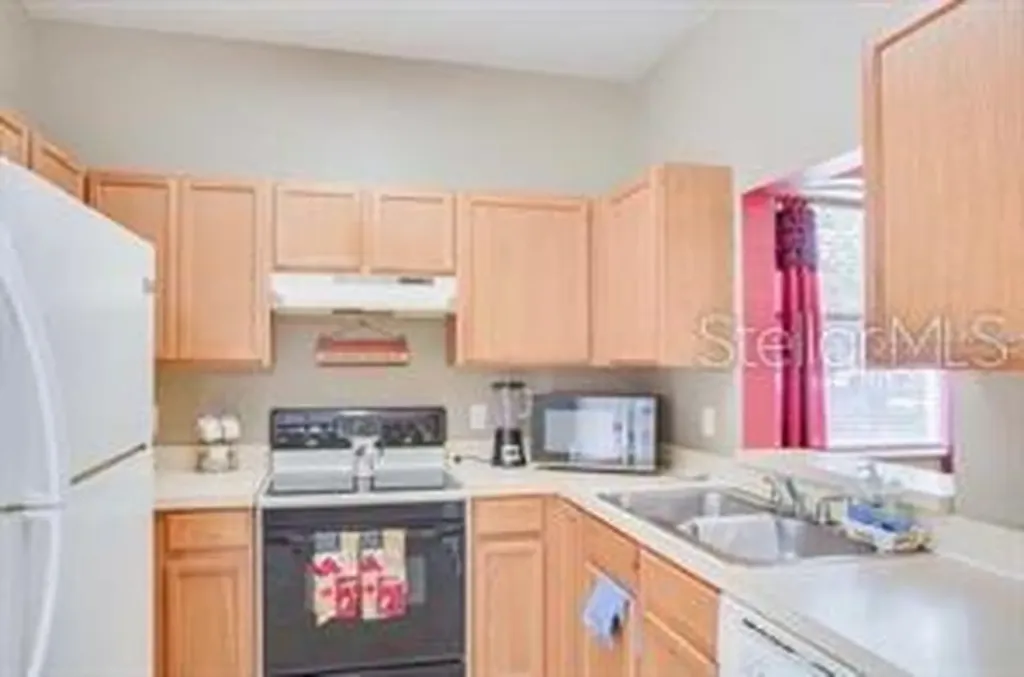6037 Scotchwood Glen Orlando FL 32822