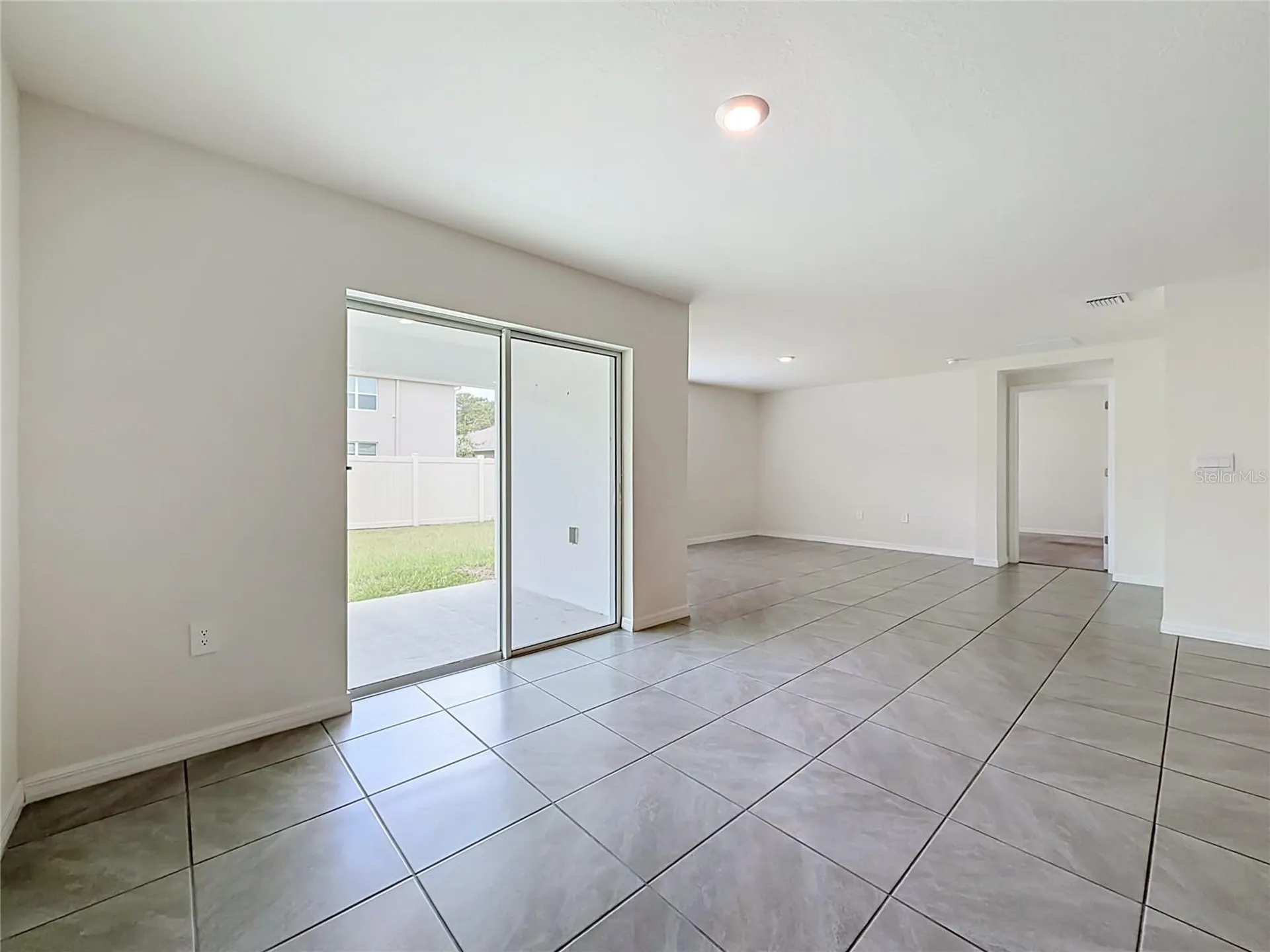 6698 SE 3rd Loop Ocala FL 34472