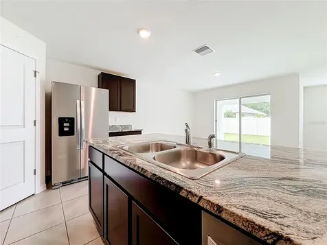 6698 SE 3rd Loop Ocala FL 34472