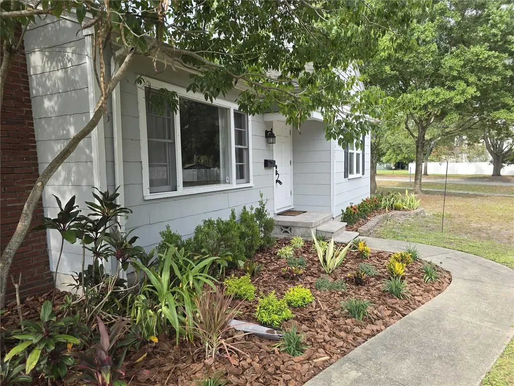1001 W Beacon Avenue Tampa FL 33603