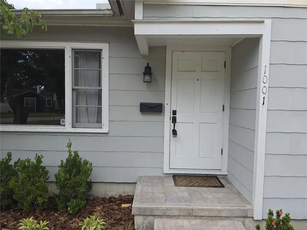 1001 W Beacon Avenue Tampa FL 33603