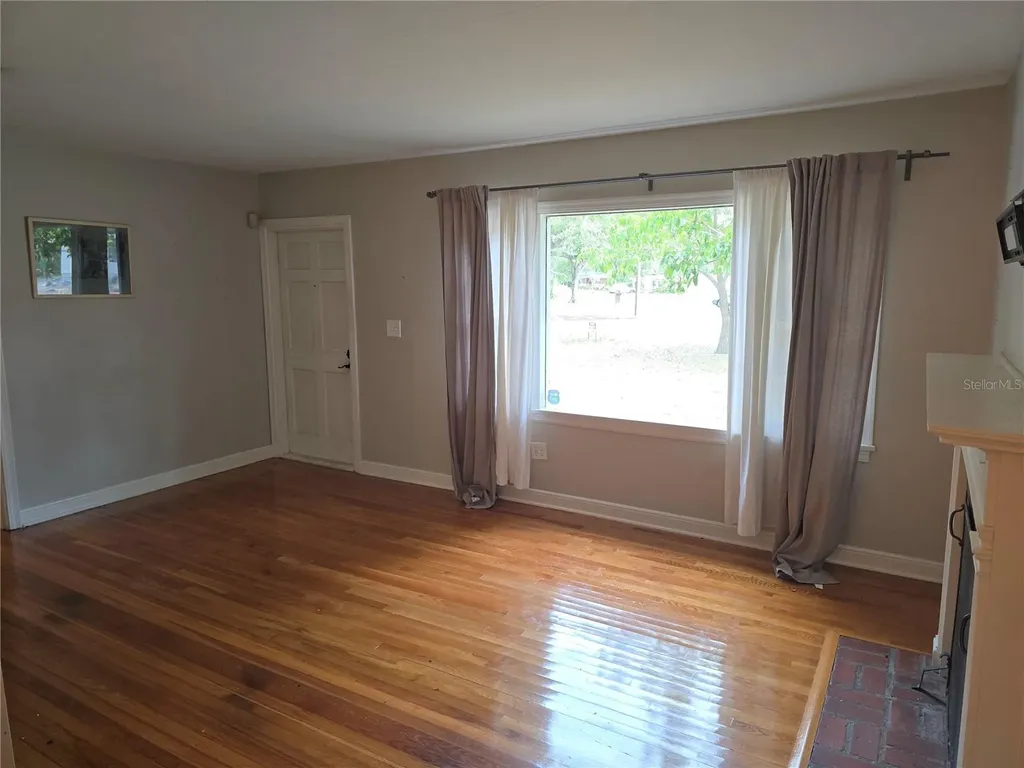 1001 W Beacon Avenue Tampa FL 33603