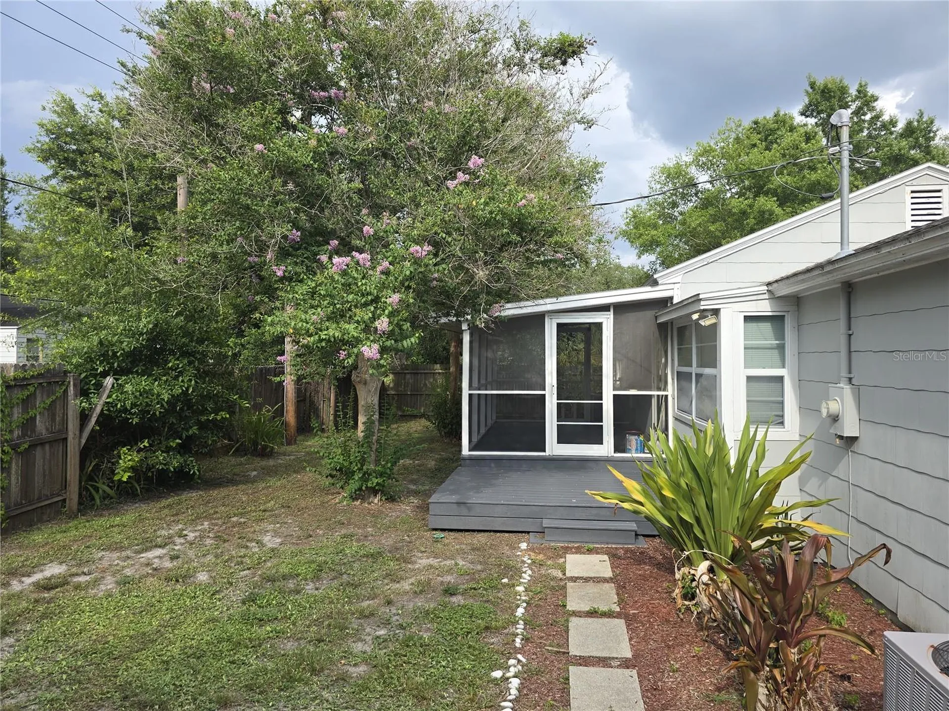 1001 W Beacon Avenue Tampa FL 33603