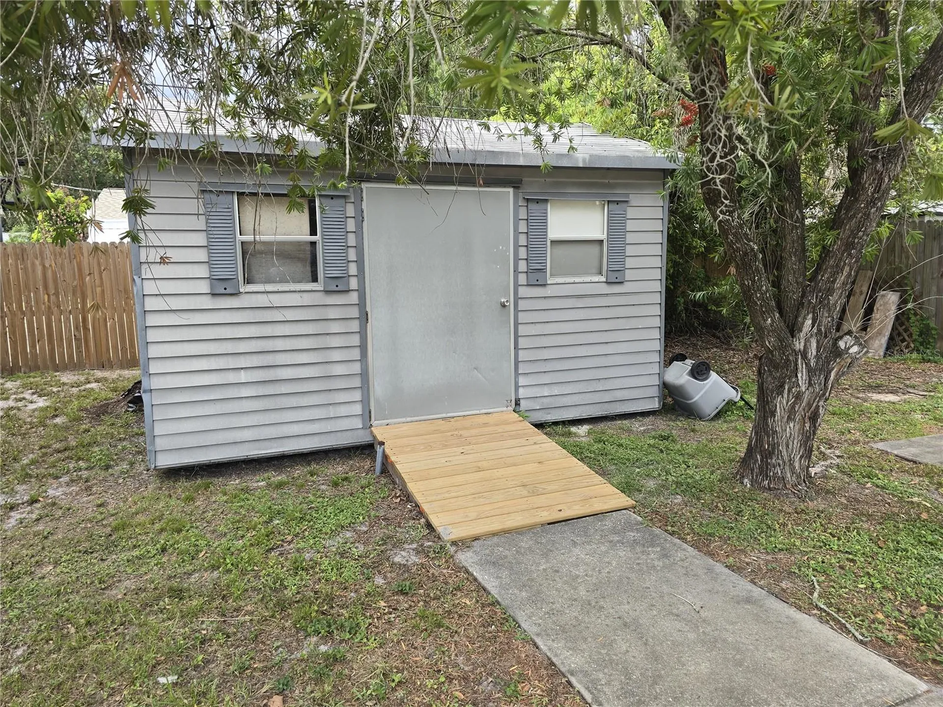 1001 W Beacon Avenue Tampa FL 33603