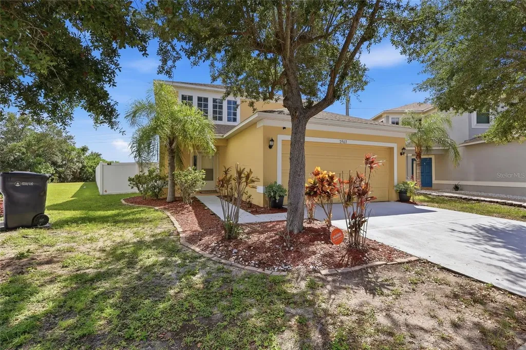 7902 Carriage Pointe Drive Gibsonton FL 33534