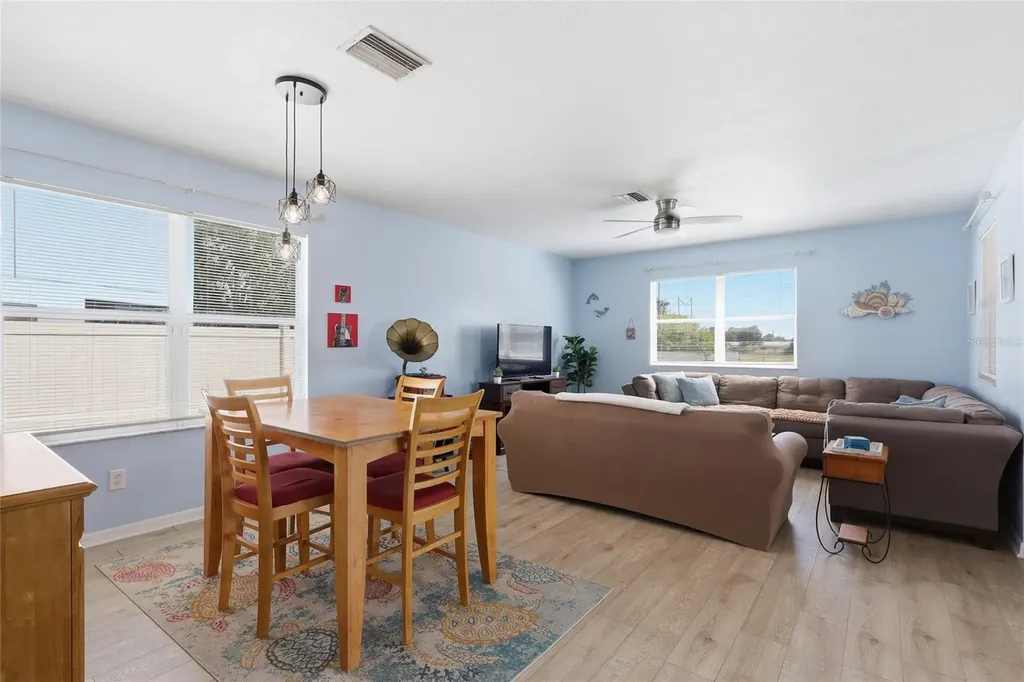 7902 Carriage Pointe Drive Gibsonton FL 33534