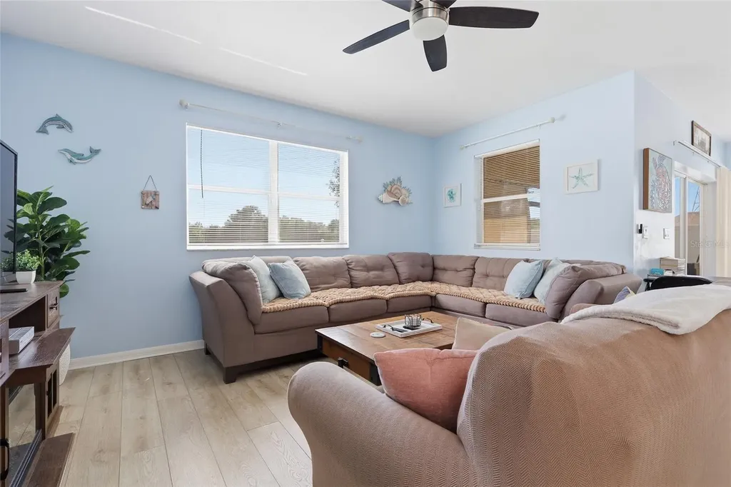 7902 Carriage Pointe Drive Gibsonton FL 33534