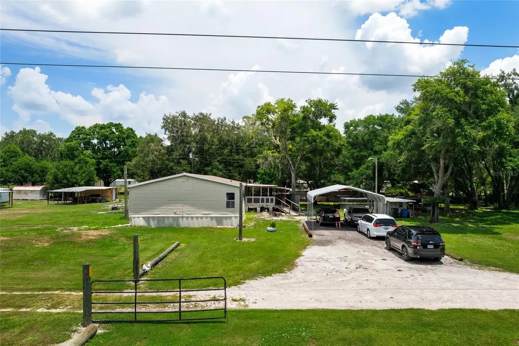 5709 Luckasavage Road Plant City FL 33567