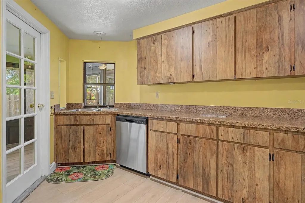 1100 Persimmon Drive Palm Harbor FL 34683