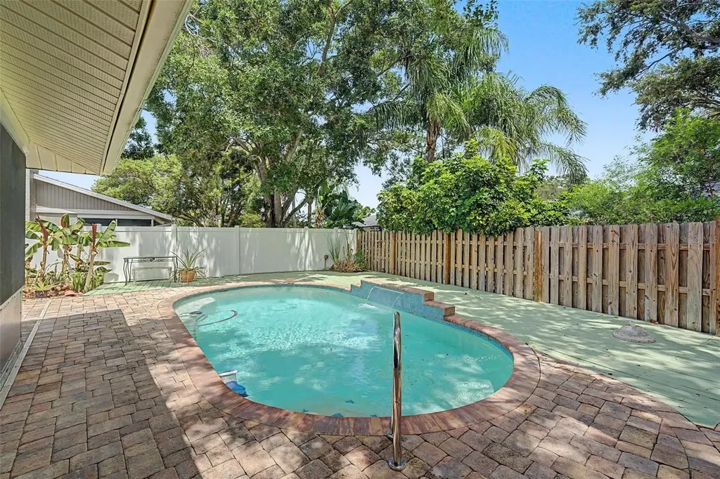 1100 Persimmon Drive Palm Harbor FL 34683
