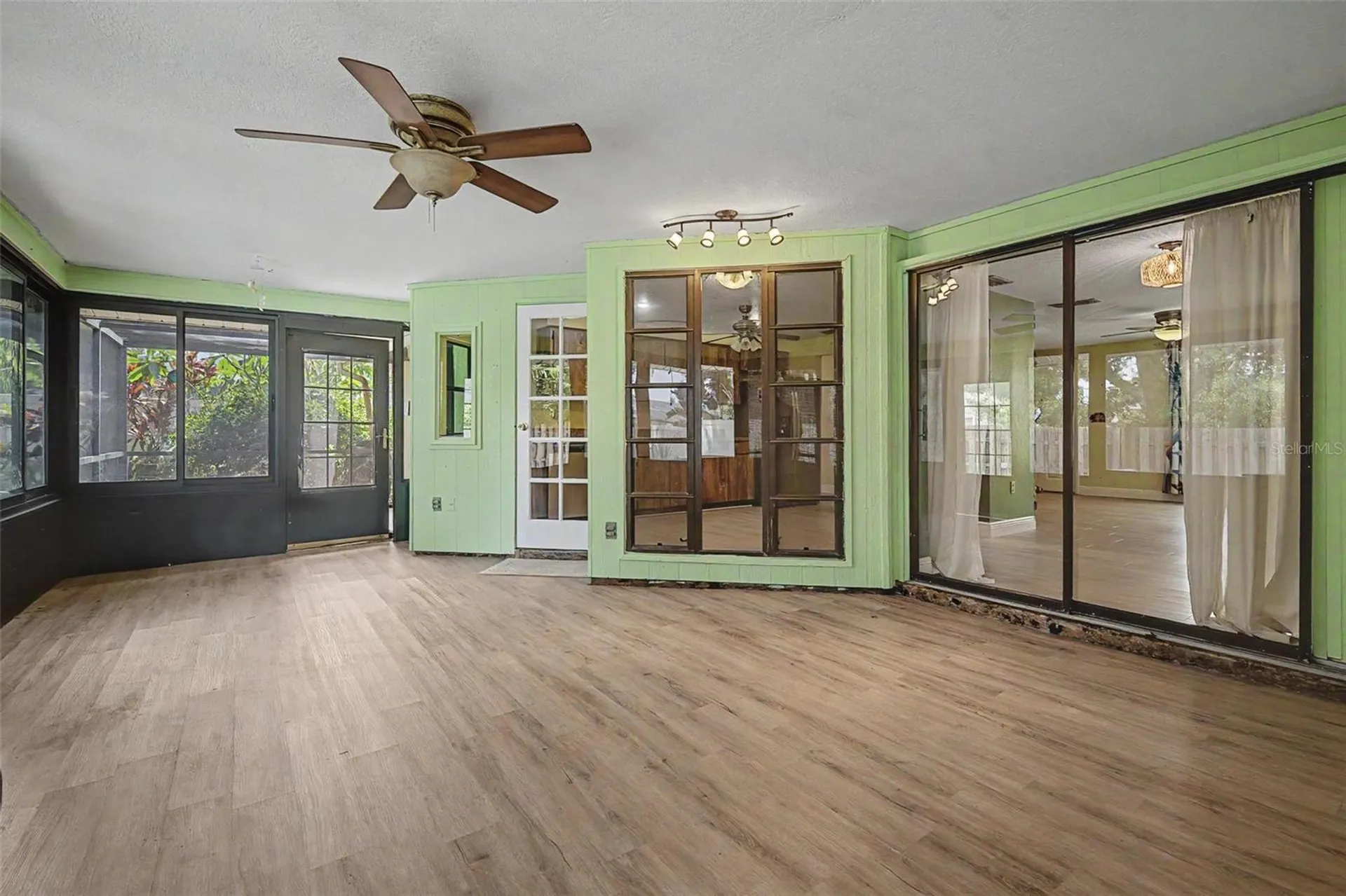 1100 Persimmon Drive Palm Harbor FL 34683