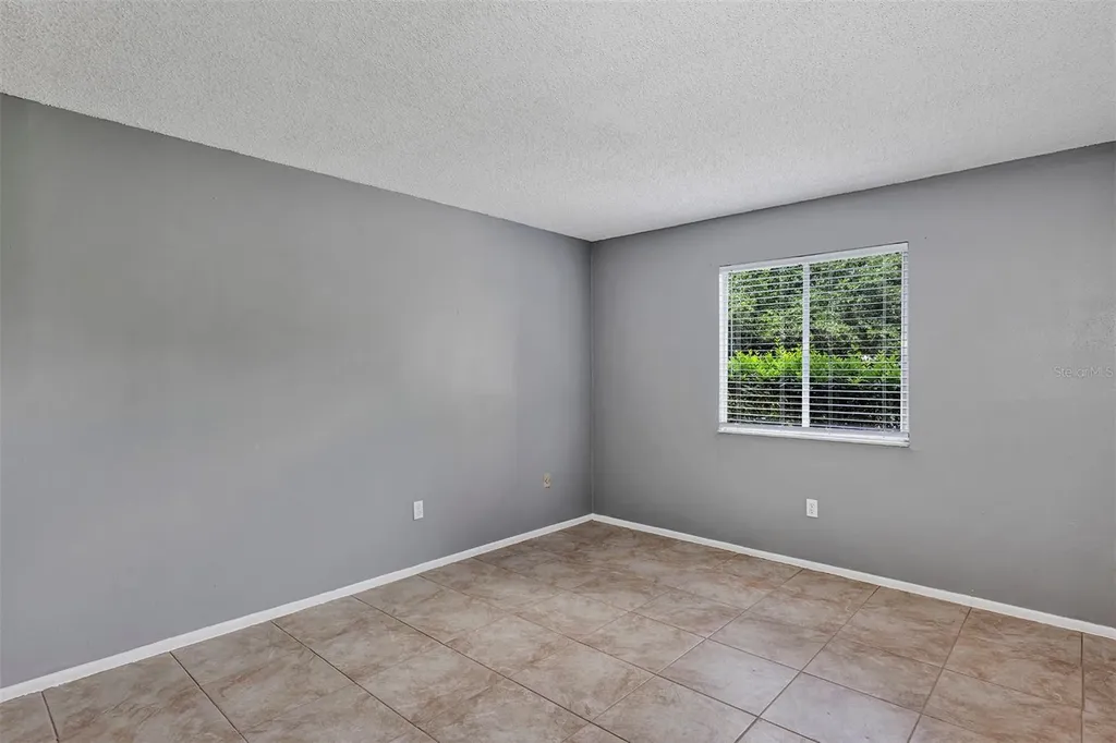 2864 N Powers Drive Orlando FL 32818