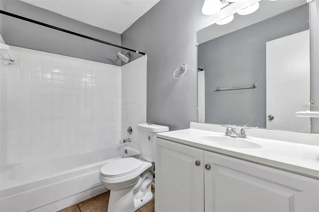 2864 N Powers Drive Orlando FL 32818