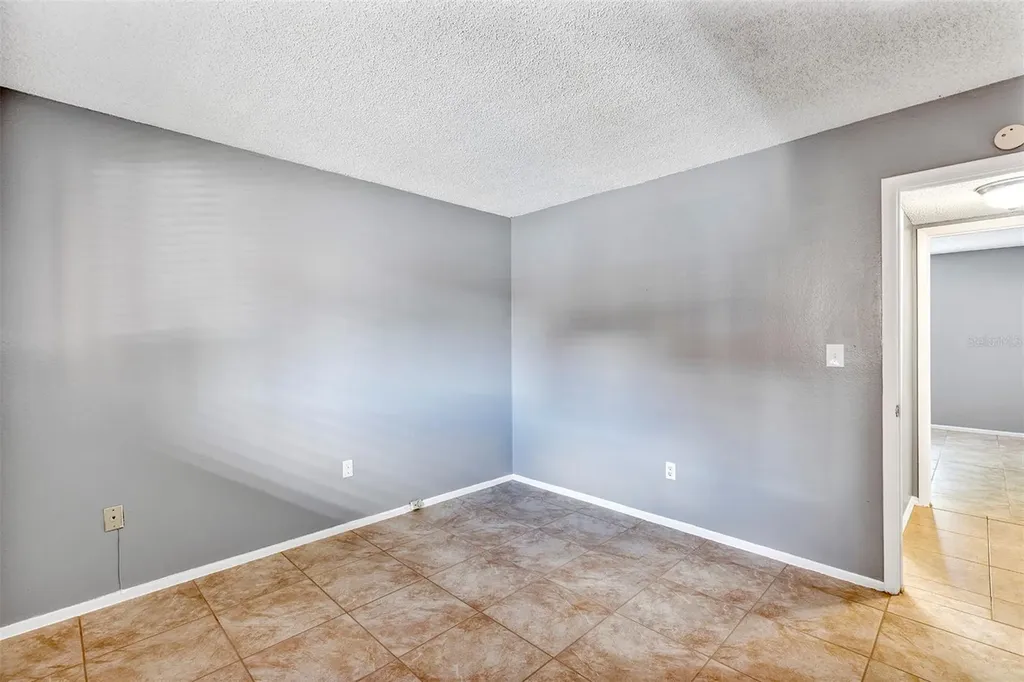 2864 N Powers Drive Orlando FL 32818