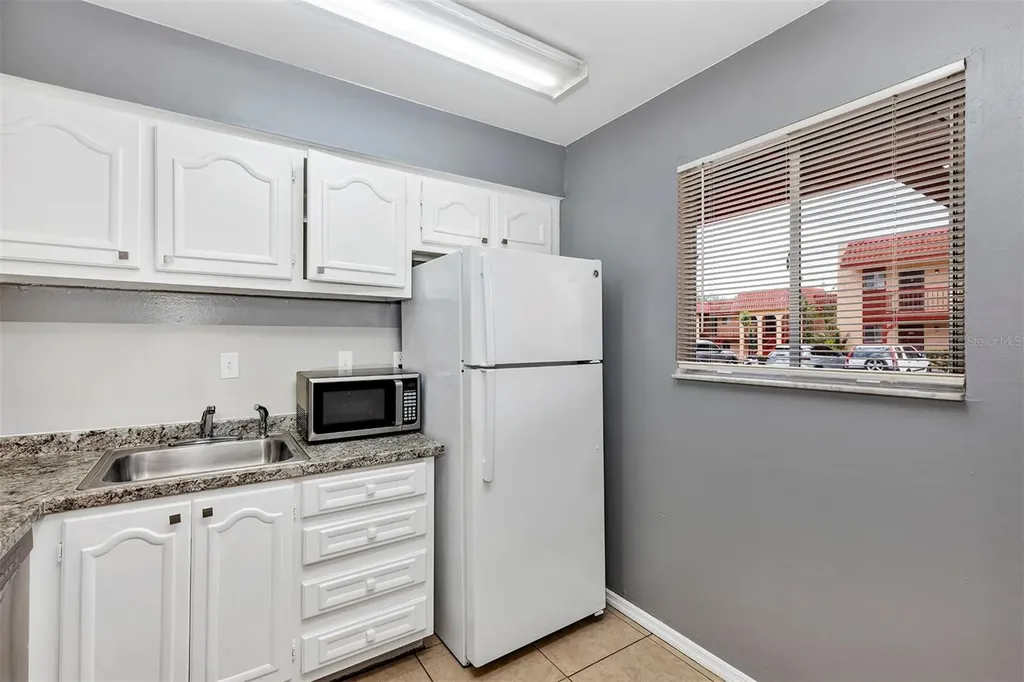 2864 N Powers Drive Orlando FL 32818