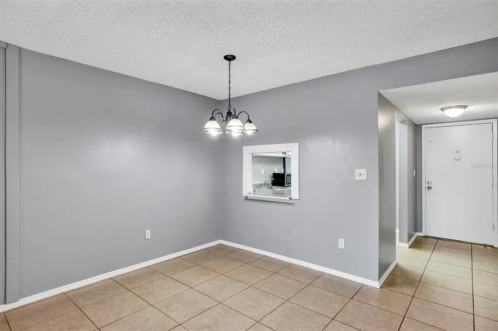 2864 N Powers Drive Orlando FL 32818