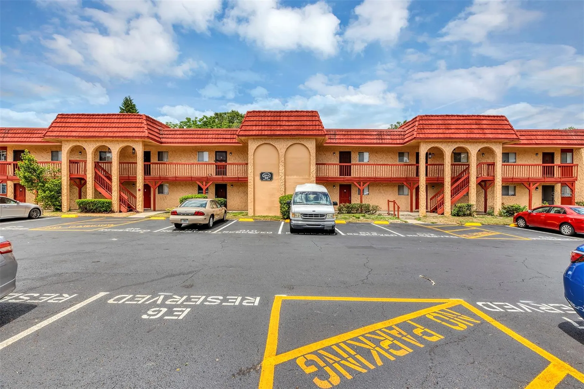 2864 N Powers Drive Orlando FL 32818