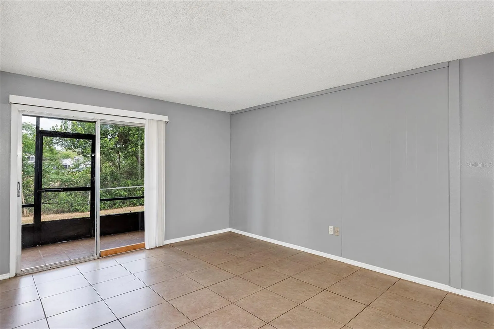 2864 N Powers Drive Orlando FL 32818