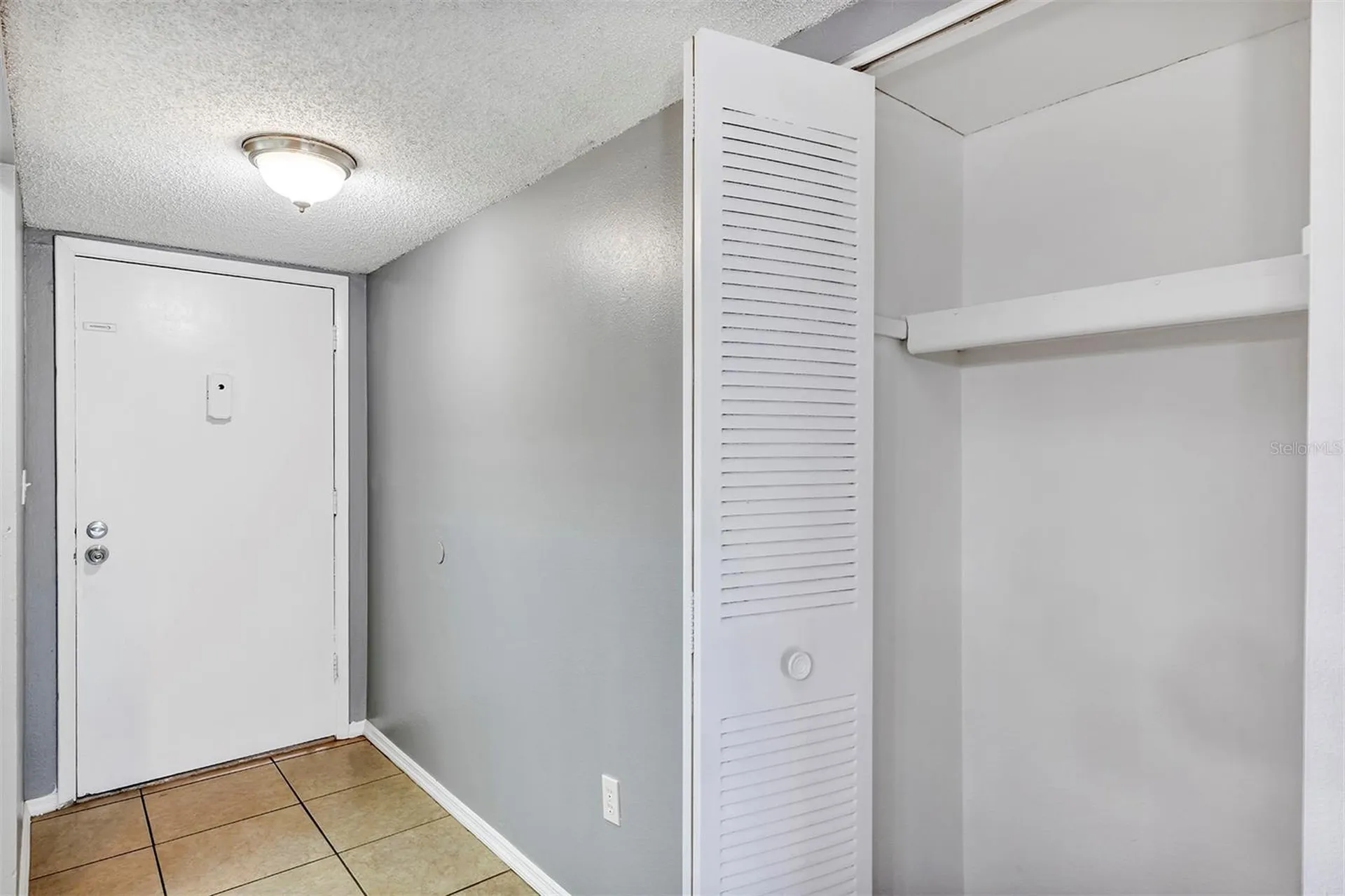 2864 N Powers Drive Orlando FL 32818