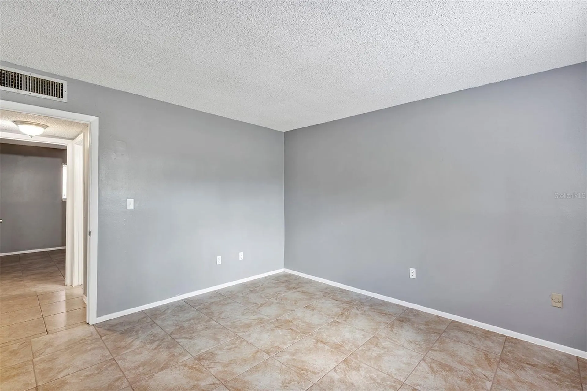 2864 N Powers Drive Orlando FL 32818