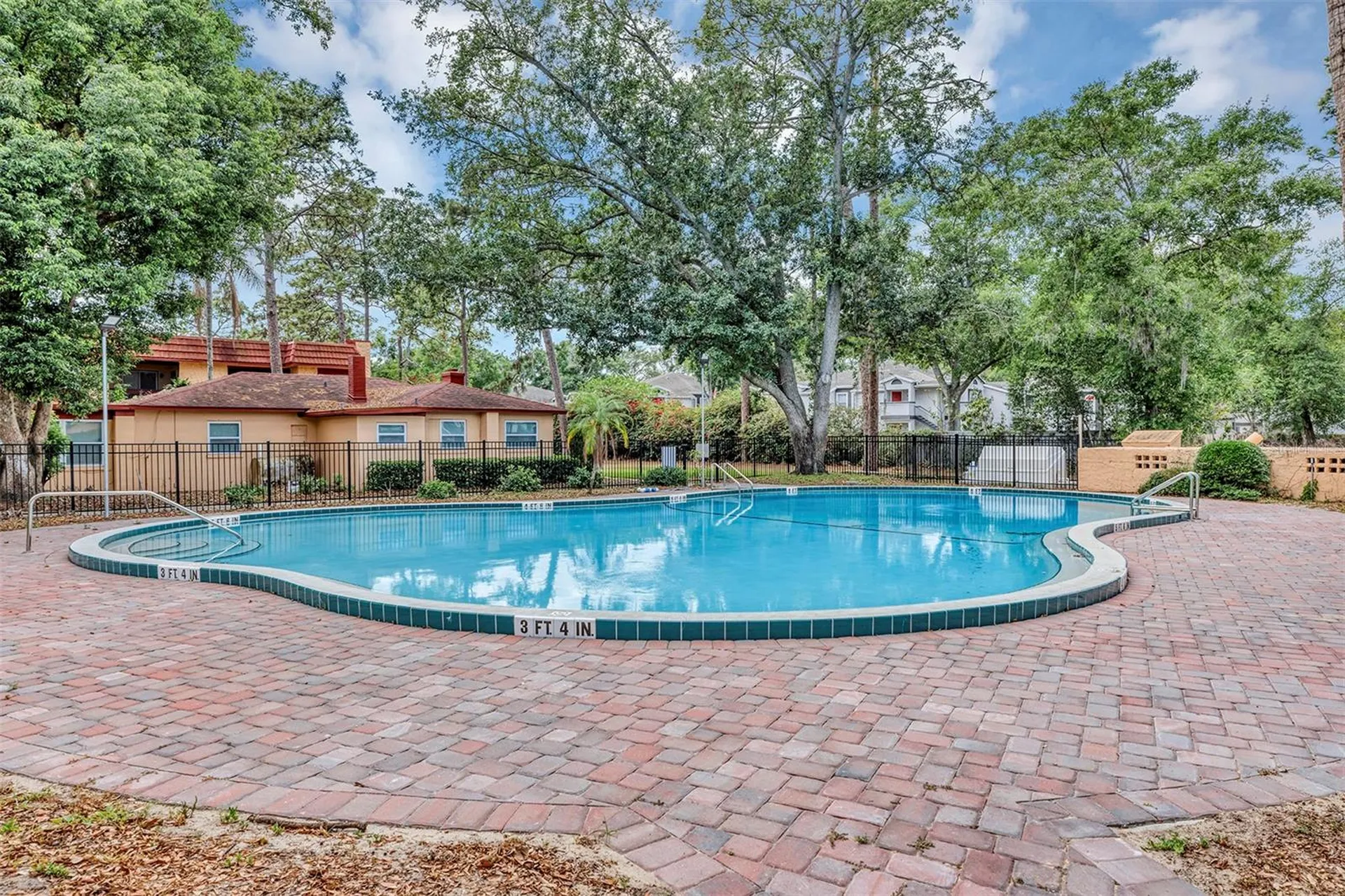 2864 N Powers Drive Orlando FL 32818